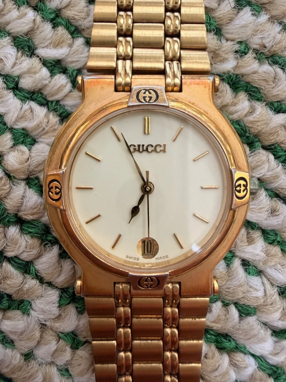Gucci 9200M Unisex Quartz Watch Gold Dial
